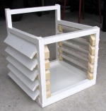 Construction de notre abri météo artisanal:<br>début de pose des persiennes.