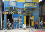 Quartier de La Boca, Buenos Aires, Argentine.<br>Le quartier est connu pour son club de football (<i>Club Atletico Boca Juniors</i>), où a joué Diego Maradona.