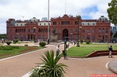 Buenos Aires, Argentine.<br>La <i>Casa rosada</i> (Maison rose) où siège la Présidence de l'Argentine.<br>C'est comme le Capitole de Toulouse, en plus petit et en plus rose !
