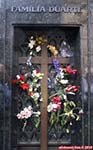 [no_rights] Buenos Aires, Argentine.<br>Cimetière de la Recoleta.<br>Caveau de la famille Duarte, où repose Eva Peron.