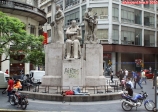 Buenos Aires, Argentine.<br>Statue de Roque Saenz Pena (Président argentin de 1910 à 1914).<br>Ah, l'Amérique du sud: des statues, des statues, mais aussi des statues...