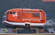 <i>Celebrity Infinity</i>.<br>Transfert de passagers depuis une chaloupe de sauvetage.