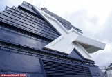 Cheminée du <i>Celebrity Infinity</i>, avec le <b><i>X</i></b> de la compagnie Celebrity.