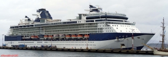 <i>Celebrity Infinity</i> dans le port d'Ushuaia (Argentine).