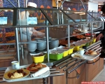 <i>Celebrity Infinity</i>.<br>L'<i>Oceanview Cafe And Grill</i>, à l'heure du petit déjeuner.