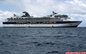Punta Arenas, Détroit de Magellan, Chili.<br>Avantage du débarquement par chaloupe:<br>On peut faire des photos du navire, sans être gêné par les quais, les grues, etc...