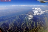La Cordillère des Andes vue d'avion, peu de temps après le décollage de Santiago.<br>L'avion vole vers le nord.