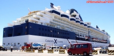 Le Celebrity Infinity, dans le port de Montevideo.