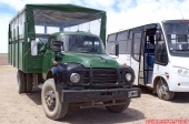 Péninsule Valdés, Patagonie Argentine.<br>Pour se rendre du ranch de San Lorenzo à la pingouinière, il faut emprunter un moyen de transport en commun. Si on vous donne le choix entre un minibus climatisé, et un camion militaire, ne faites pas comme nous, ne prenez pas le camion: bonjour la poussière et la chaleur !