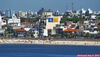 Ville de Montevideo, Uruguay.<br>Vue sur la Playa Honda, depuis la Plaza de la Armada.