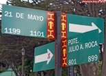 Punta Arenas, Détroit de Magellan, Chili.<br>Panneaux indiquant les noms des rues.