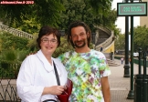 [no_rights] Santiago du Chili.<br>On fait de drôles de rencontres dans cette ville, tel cet étudiant qui vend ses poèmes pour se faire un peu d'argent.<br>Un bonhomme jovial et bien sympathique. Mais comme il le dit lui même, <i>ce n'est pas du Pablo Neruda</i> !