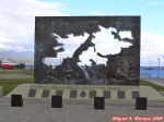 [no_rights] Ville d'Ushuaia, Terre de Feu, Patagonie argentine.<br>Monument aux morts argentins de la guerre des Malouines (1982).<br><font size=-1>Photo de Miguel A. Monjas, 2006.</font>