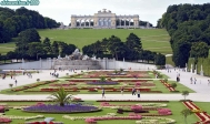 [no_rights] Château de Schnbrunn, Vienne, Autriche.<br>Les jardins à la Française.<br>Au fond, sur le promontoir, la Gloriette.