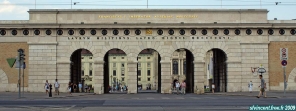 Ville de Vienne.<br>La <i>Burgentor</i> ou <i>Burgtor</i> permet d'accéder à la <i>Hofburg</i>, depuis le Ring.