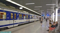 Ville de Vienne, Autriche.<br>Arrivée d'un train de banlieue en gare de Rennweg.