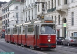 Ville de Vienne, Autriche.<br>Une rame de tramway classique.<br>Ca fait un peu vieillot, mais aussi authentique.