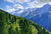 Panorama depuis l'Ahornberg.<br>L'image ci-contre est issue de la combinaison de 3 images prises avec des temps de pose différents.<br>Chaque image de départ est imparfaitement exposée, à cause des contrastes trop violents, que le capteur CCD est incapable de reproduire.<br>En combinant des images à l'aide d'un logiciel approprié, on obtient une image de type HDR (<i>High Dynamic Range</i>).