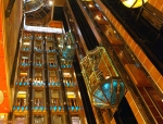 <i>Costa Atlantica</i><br>Véritable centre névralgique pour les passagers, l'immense atrium et ses ascenseurs panoramiques.