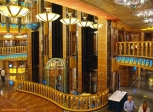 <i>Costa Atlantica</i><br>Véritable centre névralgique pour les passagers, l'immense atrium et ses ascenseurs panoramiques.