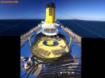 <i>Costa Atlantica</i><br>Vue prise depuis le sommet du toboggan, situé à la poupe du navire.<br><font size=-1>Assemblage de 4 clichés.</font>