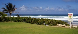La côte Atlantique est réservée aux surfers, et interdite aux baigneurs: bien trop dangereuse, en raison des courants.