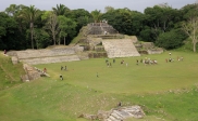 [no_rights] Site Maya d'Altun Ha, Bélize.<br>D'après notre guide, aucun sacrifice humain n'a eu lieu sur ce site.