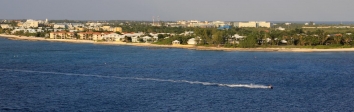 [no_rights] Grand Cayman island.<br>C'est plat, c'est vraiment tout plat. L'île culmine à 24 mètres.