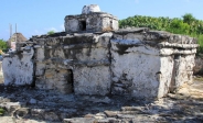 [no_rights] Ile de Cozumel, au Mexique.<br><i>El Caracol</i>, construction maya datant des années 1200 à 1500 de notre ère.<br>Elle aurait eu 2 fonctions distinctes:<br><li>moyen de communication lumineux;<li>avertisseur sonore de l'approche d'ouragans.