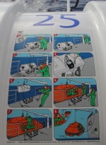[no_rights] Pont promenade du <i>Costa Mediterranea</i>.<br>Notice d'instruction pour les canots de sauvetage gonflables (<i>Liferaft</i>): hum, pas clair, tout ça...