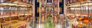 [no_rights] Atrium du <i>Costa Mediterranea</i>.<br>Assemblage panoramique de 3 clichés.