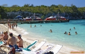 République Dominicaine<br>Île Catalina.<br>Les chaloupes du <i>Costa Atlantica</i> débarquent les passagers sur l'île.