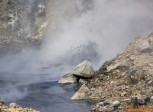 Sainte Lucie, aux Antilles.<br><i>Sulphur Springs</i>: des gisements de soufre et de sulfure d'hydrogène (H<sub>2</sub>S).<br>L'odeur d'oeuf pourri est absolument épouvantable. Mais notre guide insiste sur le côté positif: au moins, il n'y a ni moustiques, ni serpents !<br>Ah bon, dans ce cas...