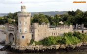 [no_rights] Blackrock Castle, estuaire de la Lee (port de Cork).<br>Cliché pris depuis la passerelle du Cargo <i>Samskip Express</i>.