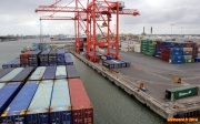 [no_rights] Passerelle du <i>Samskip Express</i>, port de Dublin.