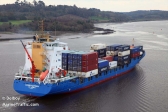 [no_rights] Le cargo porte-conteneurs <i>Samskip Express</i> à Waterford.<br>Construit en 2006, le navire est de dimensions modestes: 140 mètres de long, 22 mètres de large.<br>C'est un <i>Feeder</i>, sans commune mesure avec les porte conteneurs transocéaniques.