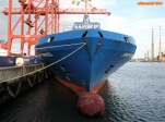 [no_rights] Cargo porte-conteneurs <i>Samskip Express</i> dans le port de Dublin.<br>Cargaison déchargée, le navire est plus léger; le bulbe d'étrave émerge largement.