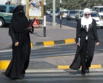 Abu Dhabi.<br>Population locale.