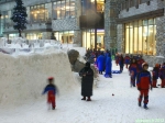 [no_rights] Dubaï, Emirats Arabes Unis.<br><i>Ski Dubai</i>, dans le <i>Mall of the Emirates</i>.<br>Ils ont même pensé à installer un chalet de montagne. Vous prendrez bien une fondue à la merguez ?