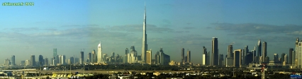 La skyline de Dubaï.<br>La tour <i>Burj Khalifa</i> est le plus grand immeuble du monde: 828 mètres.<br>Dimanche prochain, on ira la tutoyer...