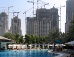 Dubai.<br>Les tours poussent comme des champignons, les chantiers sont en activité 24 heures sur 24.