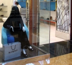 Dubai, <i>Mall of the Emirates</i>.<br>La boutique des <i>fashion's victims</i>.<br>Une petite touche d'exotisme, ça a toujours son charme !