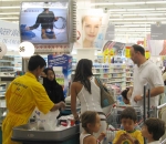 Dubai, <i>Mall of the Emirates</i>.<br>Caisse d'un supermarché.