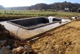 La chape de béton armé est en place.