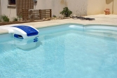 17 MAI 2008, remplissage terminé.<br>Le niveau de l'eau atteint la moitié de la hauteur du skimmer.