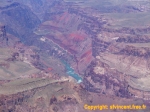 Grand Canyon du Colorado.<br>Le fleuve Colorado, 1000 mètres plus bas.