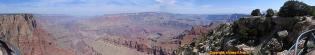 Grand Canyon du Colorado.<br>Un panorama qui laisse muet...<br>Notez que la falaise opposée est à environ 16 km.