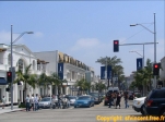 Rodeo Drive, <u>la</u> rue du commerce du luxe de Beverly Hills.