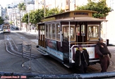 Le demi-tour est assuré à l'huile de bras. Cable car de San Francisco.