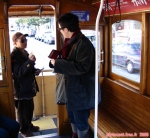 On paie cash au <i>Brakeman</i>. Cable car de San Francisco.
